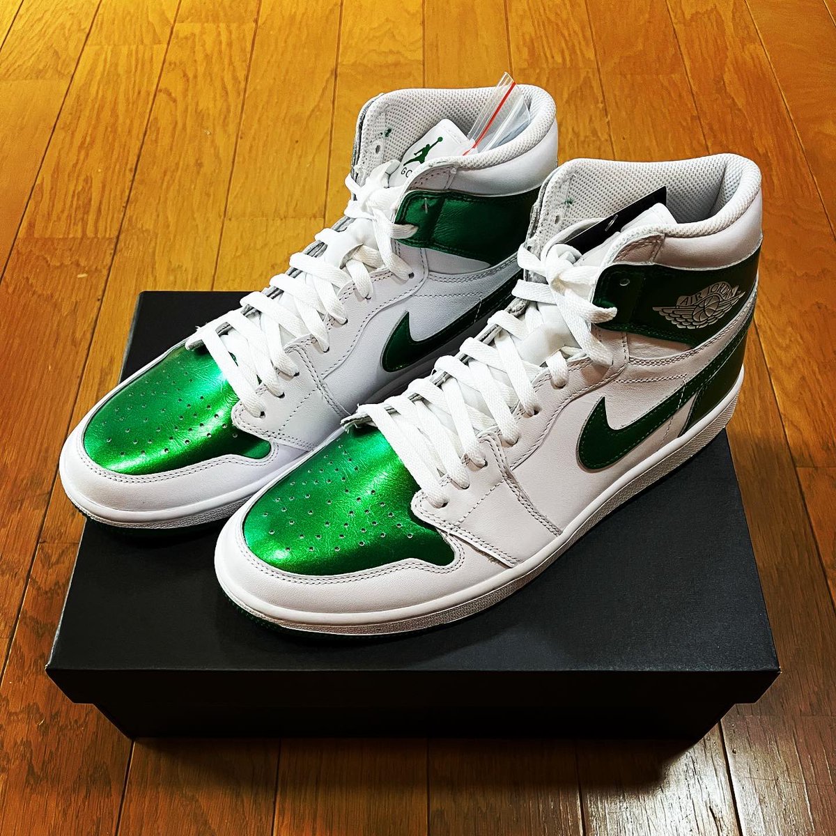 sneakermafia777's tweet photo. Nike Air Jordan 1 High Golf Metallic Green GOT’EM👟✨
@nike 👑
#nike
#airjordan1highgolf
#metallicgreen
#inmyjs
#still
#SNKRSKickCheck #snkrskickcheckjp #yesnike
#kickstagram #igkicks #igsneaker #snkrpic
#sneakerhead #sneakergram #kickstagram
•
#hiphop #randb #raggae #followme #sneakers #snkrs
•
#フォローミー #スニーカー #スニーカーズ #足元倶楽部 #スニーカーコーデ
•
#おしゃれさんと繋がりたい
#スニーカー好きな人と繋がりたい
#ヒップホップ好きな人と繋がりたい