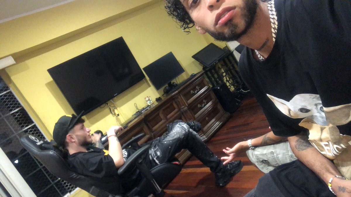 PipoMartinezDog's tweet image. buenas nochesssss, tengo un tema prod @_nova_beatzz_ qué estoy pensando seriamente darle release antes de #EDDD 🥶

dejenle un ❤️ a “BADDIE”, así se llama y es trap👹👹👹