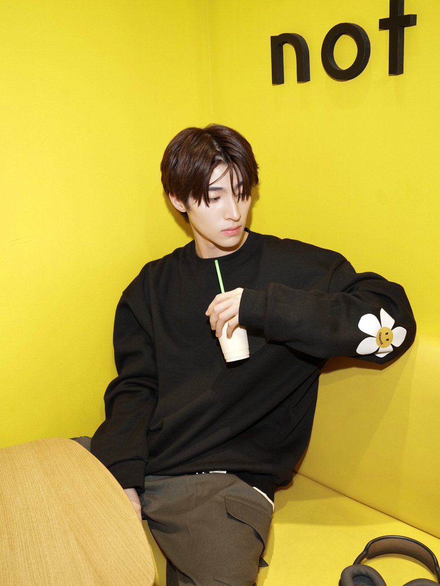 bluepongtiwat_'s tweet photo. 🥤 https://t.co/aP6TRoHRs3