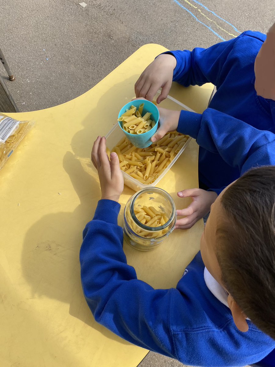 Miss Thomas tweet media