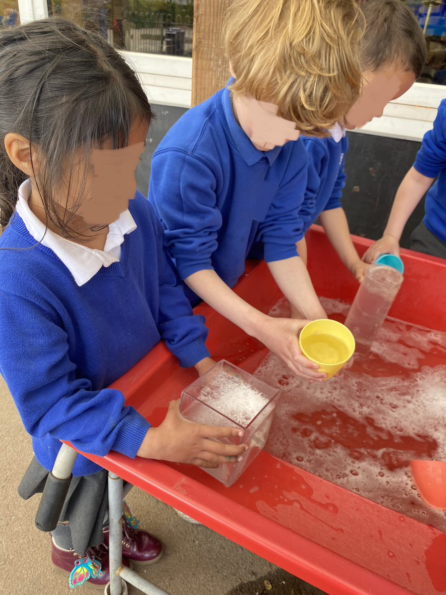 Miss Thomas tweet media