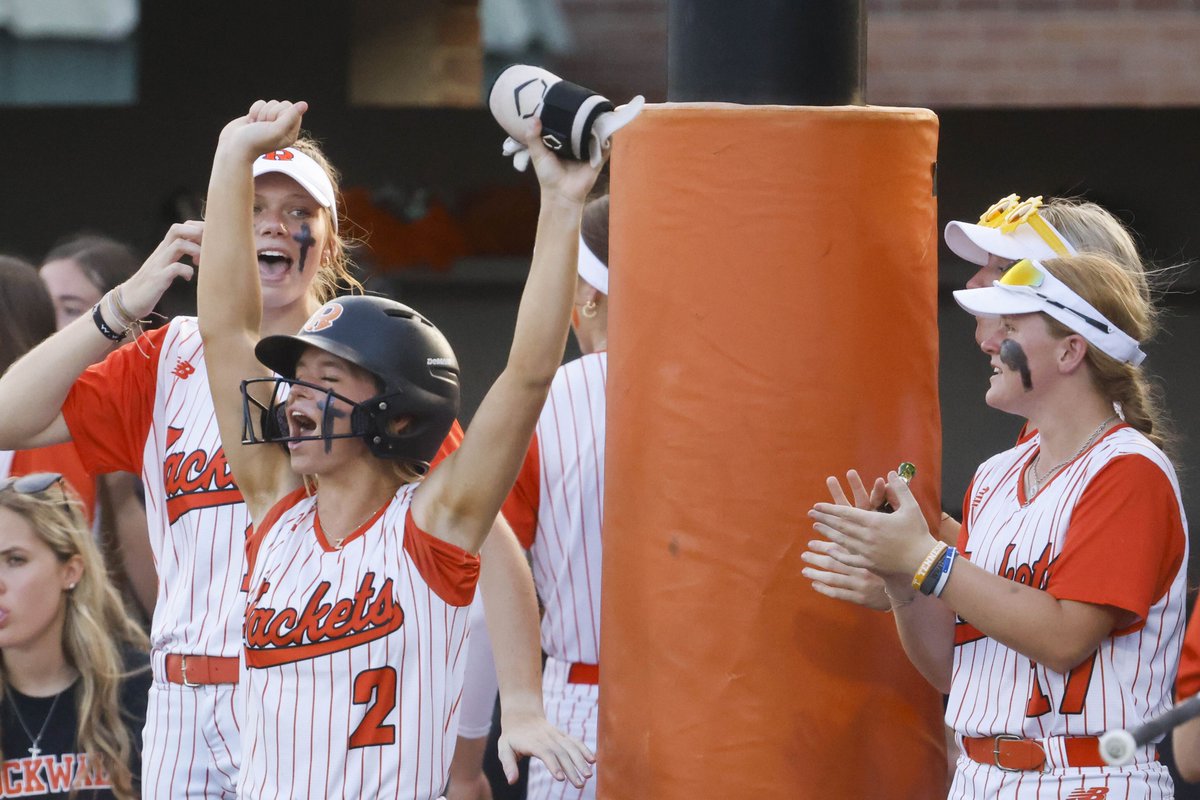 DMNGregRiddle's tweet photo. UPDATED: @uiltexas softball regional quarterfinal playoff pairings. See when and where Dallas-area teams are playing.

Read: https://t.co/rN3OksJD04

@SportsDayHS @KISDAthletics @FMSoftball @grandprairieisd @SLCAthletics @pwshsoftball @GuyerSoftball @dentonisd @RoyseCityISD https://t.co/P4Jp6cGmGd