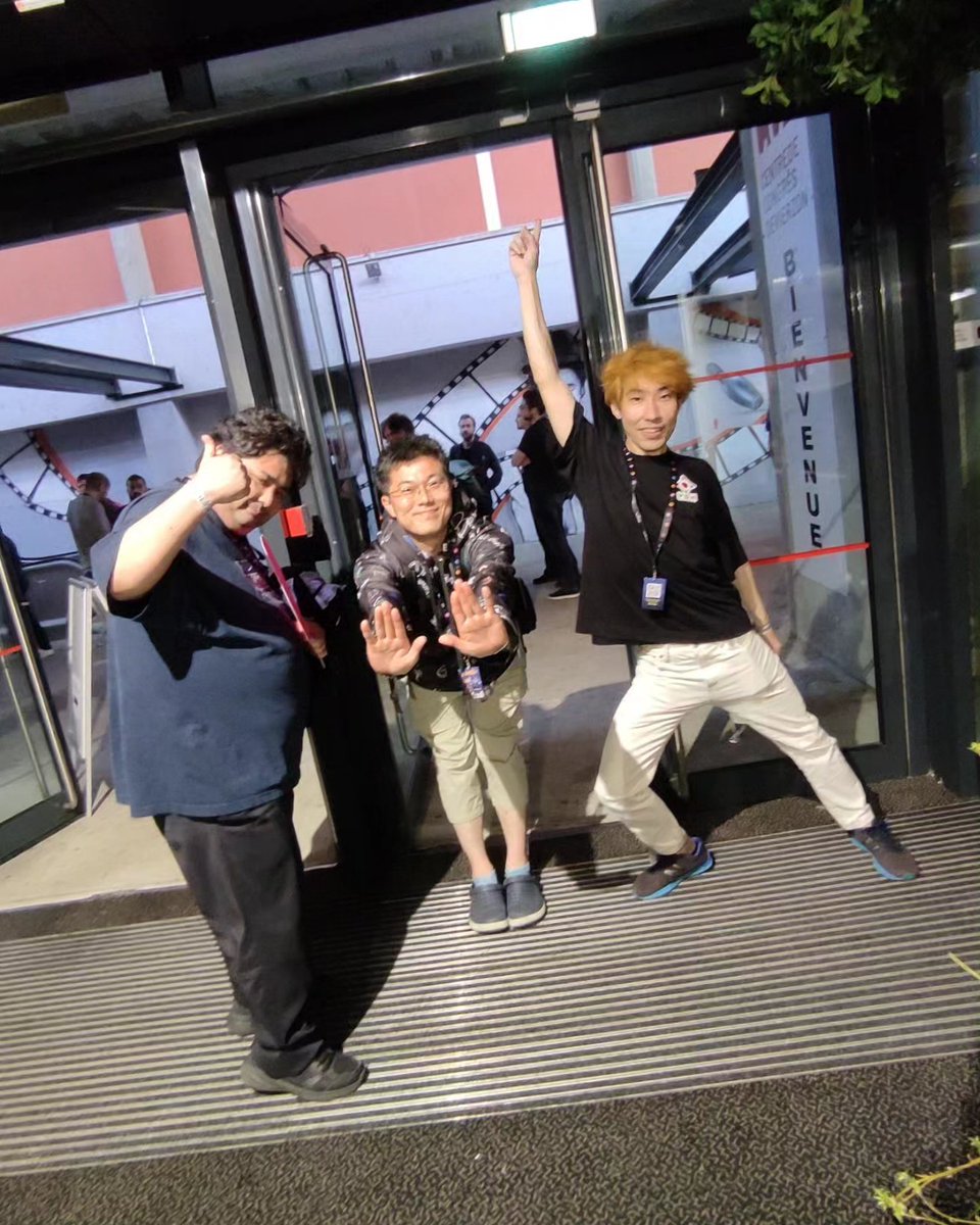 Clap de fin de cette 9e édition du #hfssummer. Toute la Team vous remercie tous pour votre participation, vos encouragements, vos messages. 
Cette année a été une fois de plus complètement dingue et c'est aussi grâce à VOUS ! À très bientôt pour le plein de retrogaming. #hfsplay