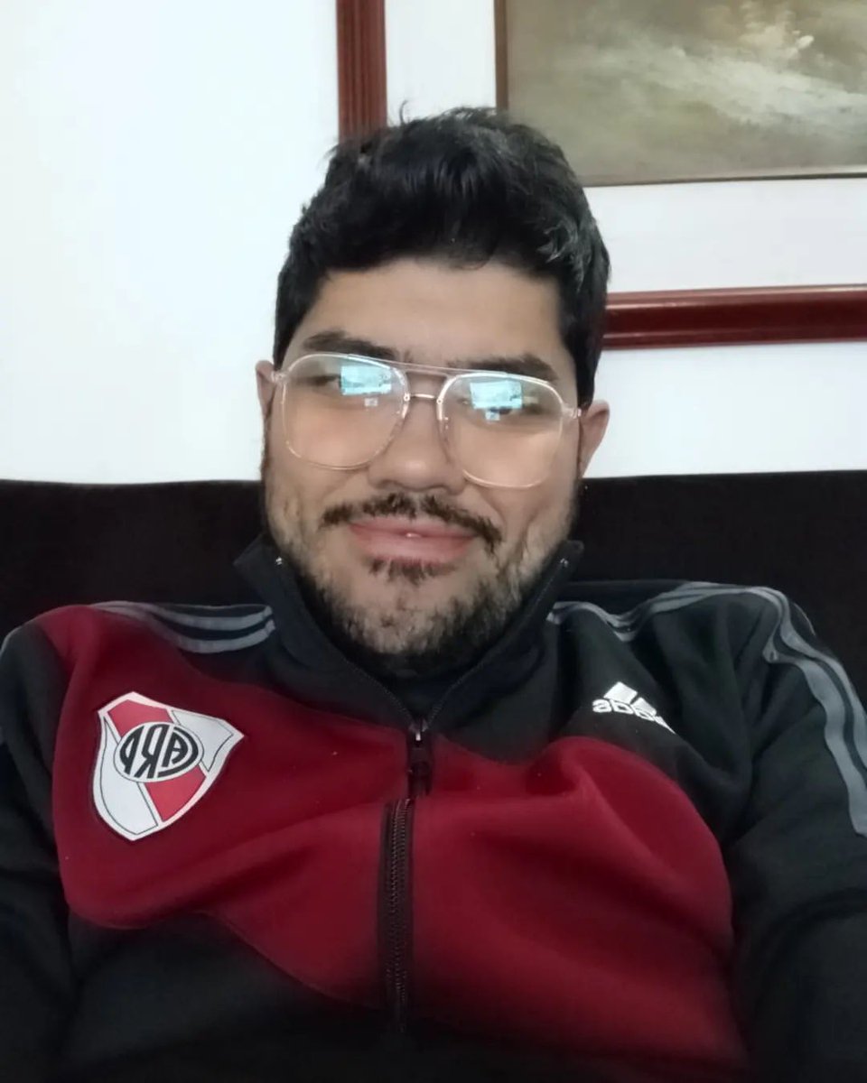 oz_andres's tweet photo. @Radioacktiva_ @ElRockAndGol_ @donrogelio40 @ElChancho414 @Luisca_Guerrero @julianacasali @Rafa_Cifuentes Vamos millos que si se puede @Radioacktiva_ como hoy que ganó el super clásico @RiverPlate &amp; a demostrar que los millos están presentes #ElClásico https://t.co/RCbTY6bdlT