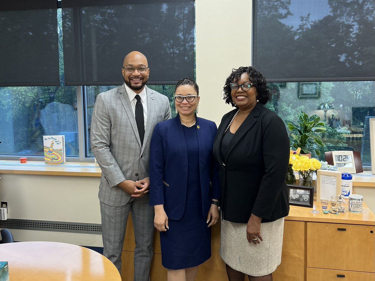 Christopher D. Smith tweet media