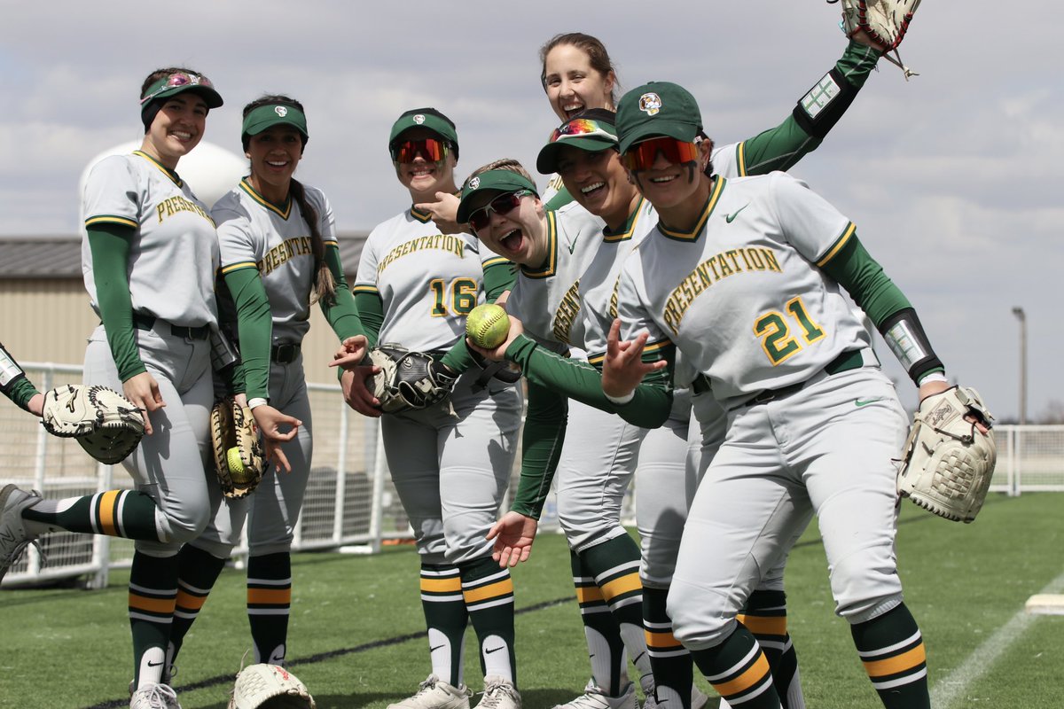 cassy ツ tweet media