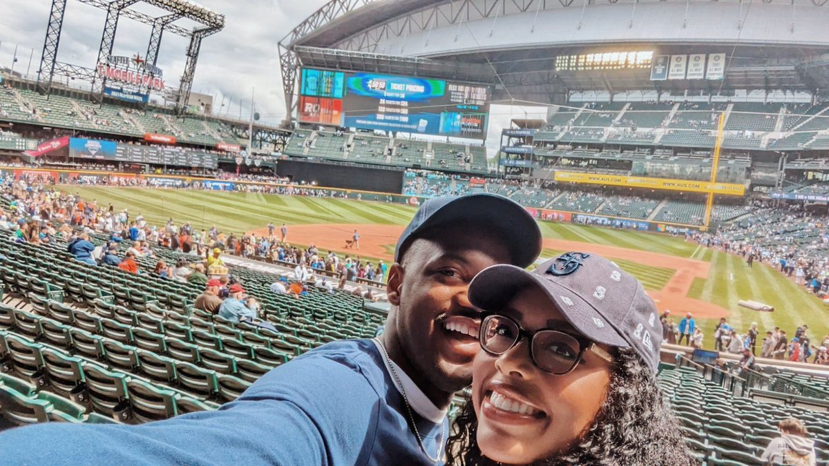 helloerikita's tweet photo. Let me root, root, root for the home team. ⚾️ 🎵 https://t.co/K9vmTihfQv