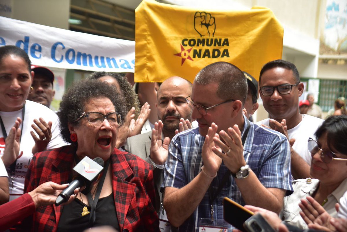HectoRodriguez's tweet photo. La jornada de hoy fue maravillosa, más gente, más pueblo, más poder popular…pronto el informe preliminar pero desde ya les digo que la participación creció, así como nuestra democracia.

#ConsultaPopularMiranda2023 https://t.co/dcK4ypQySj