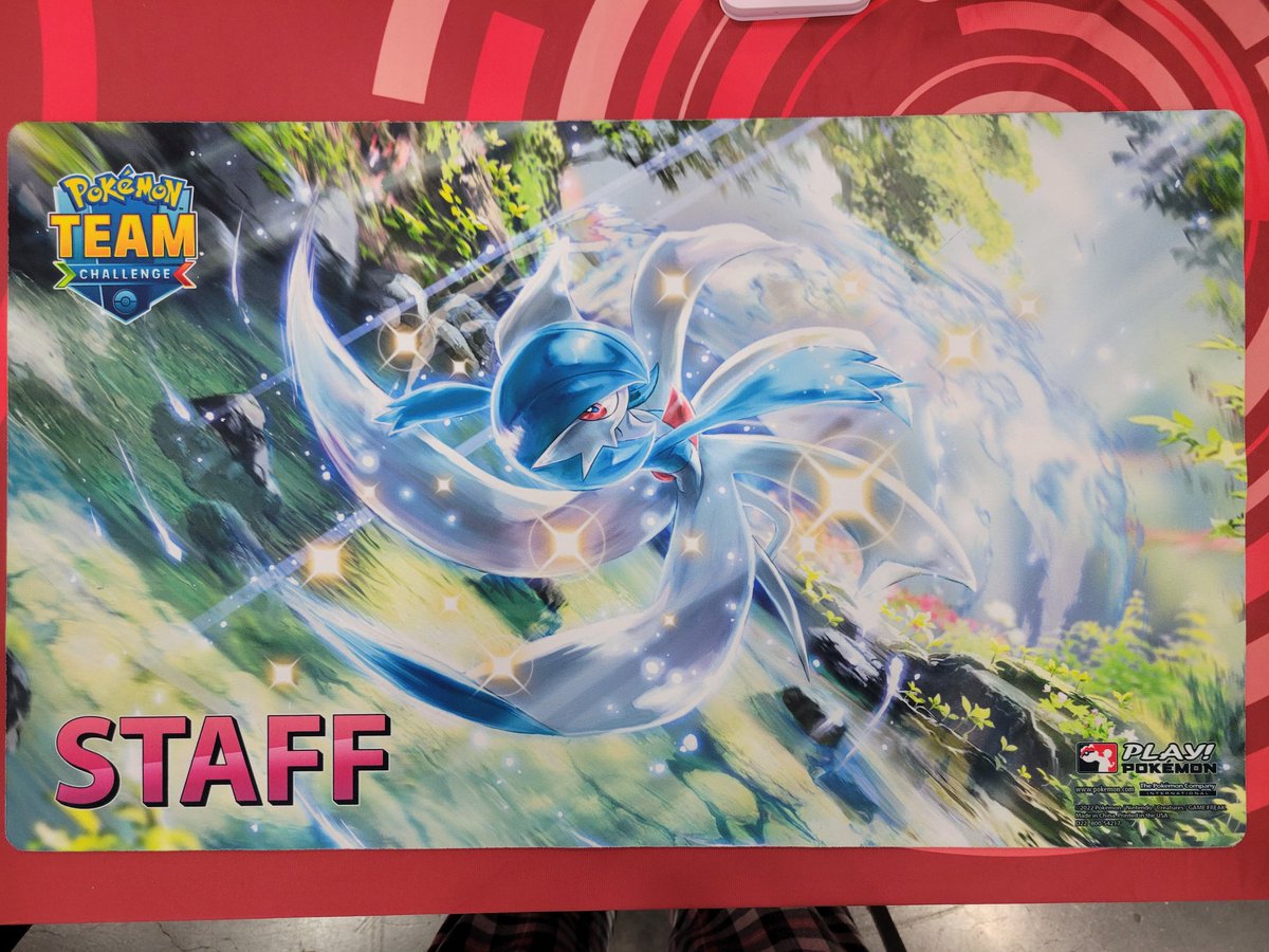 ElizaSheetposts's tweet image. I love this staff mat. BUT I can't keep it since I'm running out of space. There is a tiny pen mark shown in the second photo😬 
So, giveaway!

For an entry to be valid
1. Like ❤️
2. Retweet 🔄
AND
3. Follow ✅️

Ends Sunday, May 14th at 21:00 EST
Shipping paid by winner