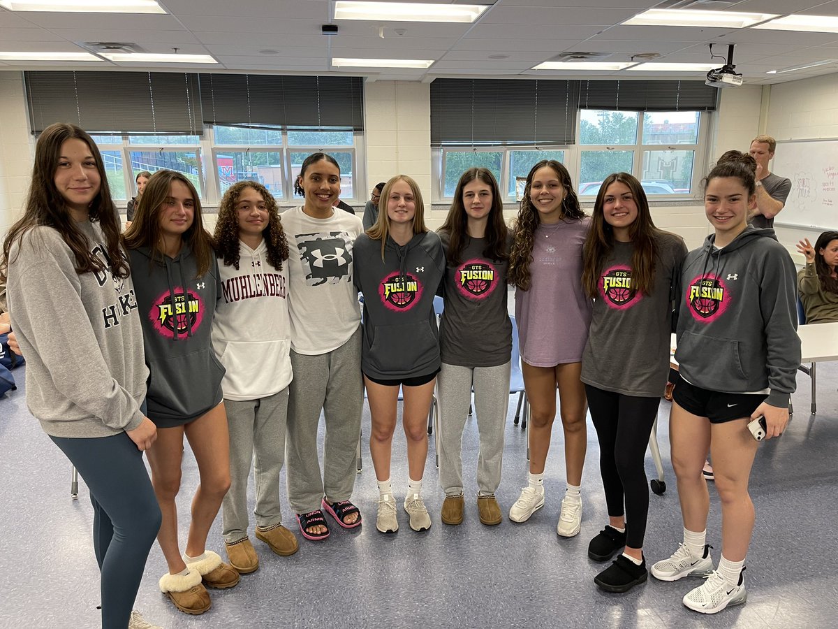 Had a great time at the <a href="/GTS_Fusion/">GTS Fusion Basketball</a> college signing event today! Congratulations to all the players moving on to play at the college level! It was super cool meeting <a href="/azzi_35/">Azzi Fudd</a> !
