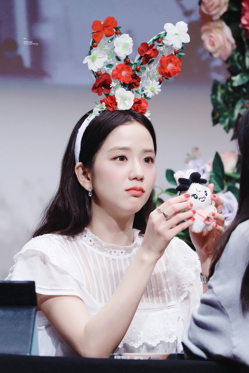 jisoo-charts-on-twitter-me-by-jisoo-in-its-37th-day-on-spotify