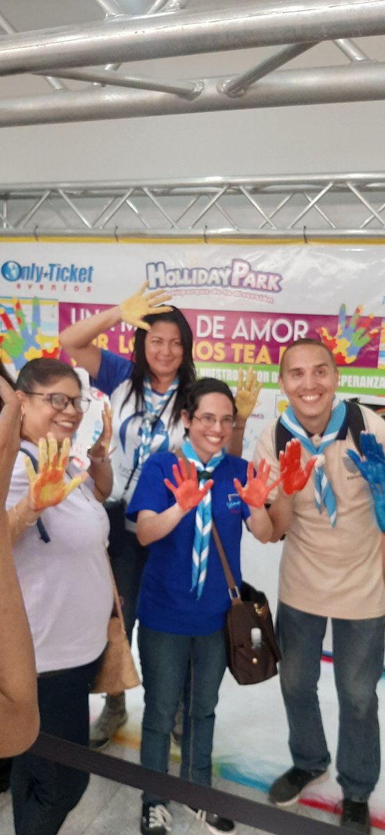 luisacristtina's tweet photo. Abrazamos los valores de inclusión, respeto e integridad por la dignidad humana, así es #Venezuela 💛💙❤ @fundasperven @SOVENIA @MundoBondad @BuenaVoluntadVE @Autismoenvozalt @ASODECO https://t.co/A7JMgt0E7c