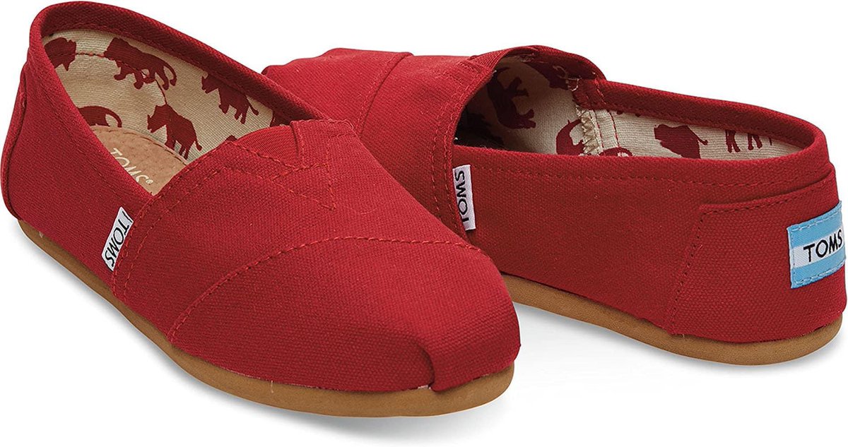 JustinLaboy's tweet photo. I’ll NEVER forgive you b#ches for wearing these 🥴 #Respectfully https://t.co/Tr7xFgyaFy