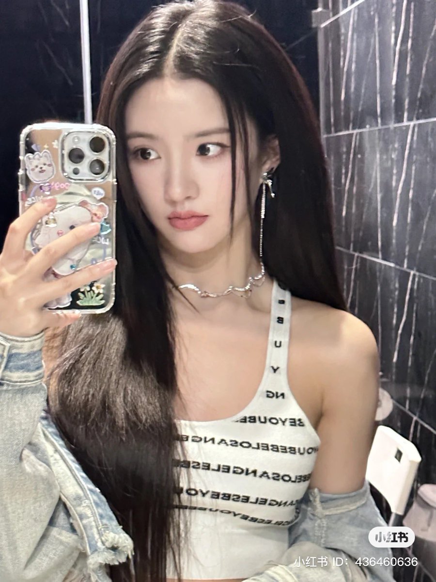 gugugallery's tweet photo. sally's weibo update!
•
#샐리 #SALLY #구구단 #gugudan https://t.co/5OOcS3L1Ne