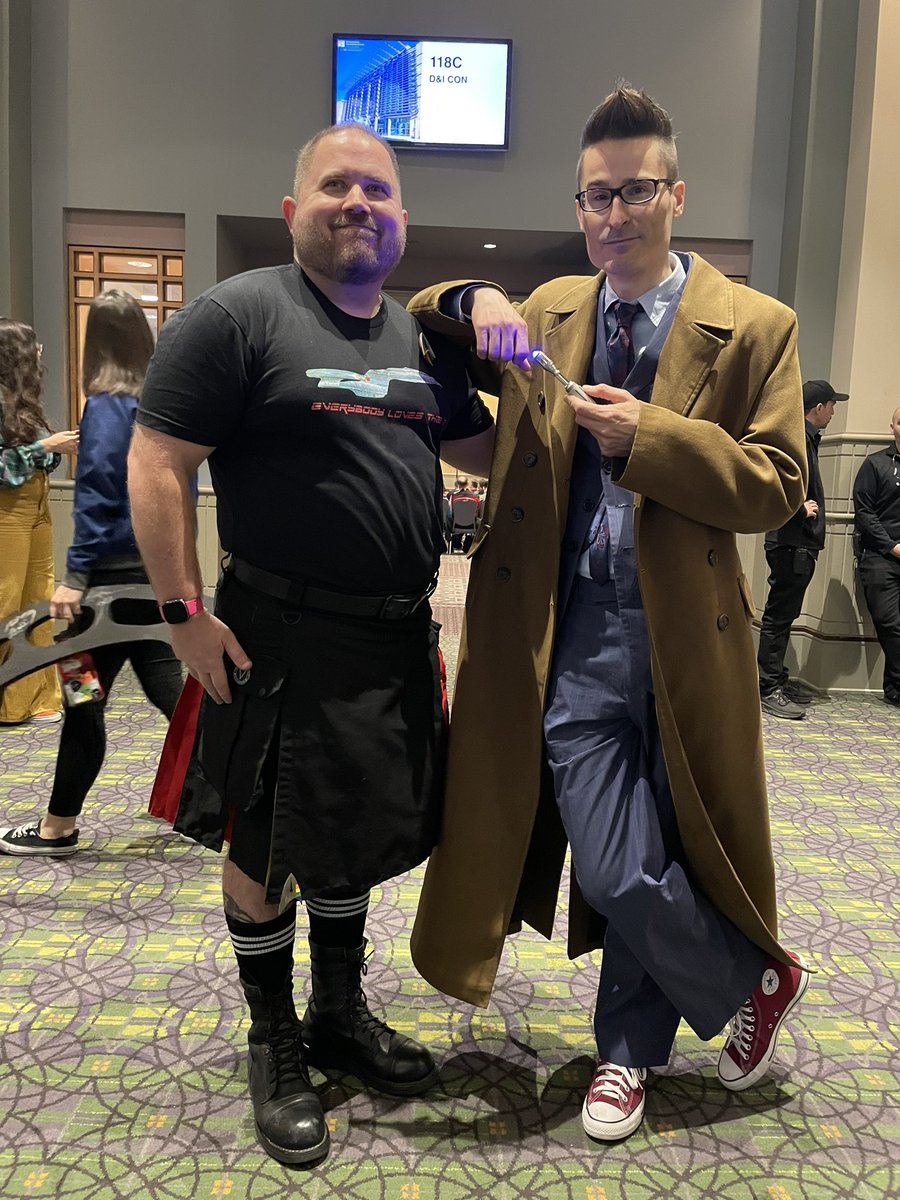 Ran into a handsome Whovian and #DNICon 
His Tenth Doctor cosplay was sublime.  #GeeksUnited #Trekkie #Whovian
