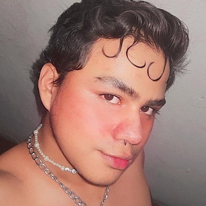 yulmerpanda's tweet image. #NuevaFotoDePerfil #devoré