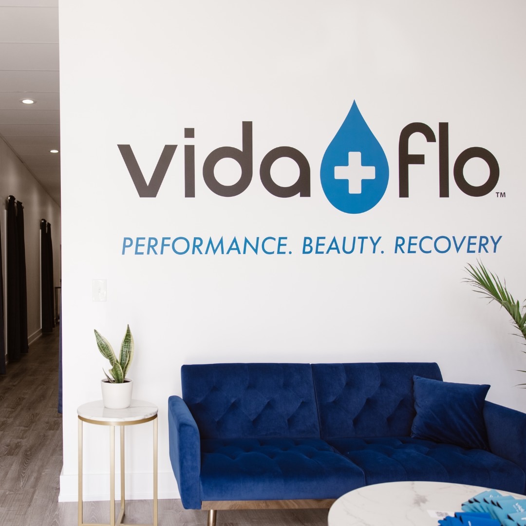 VidaFlo615's tweet photo. Looking for a way to treat seasonal allergies? #ICYMI, visit the blog to learn more about the role that hydration plays in decreasing symptoms, like sinus pressure, watery eyes, and headaches. (link in bio) https://t.co/VSKzFUV1QL