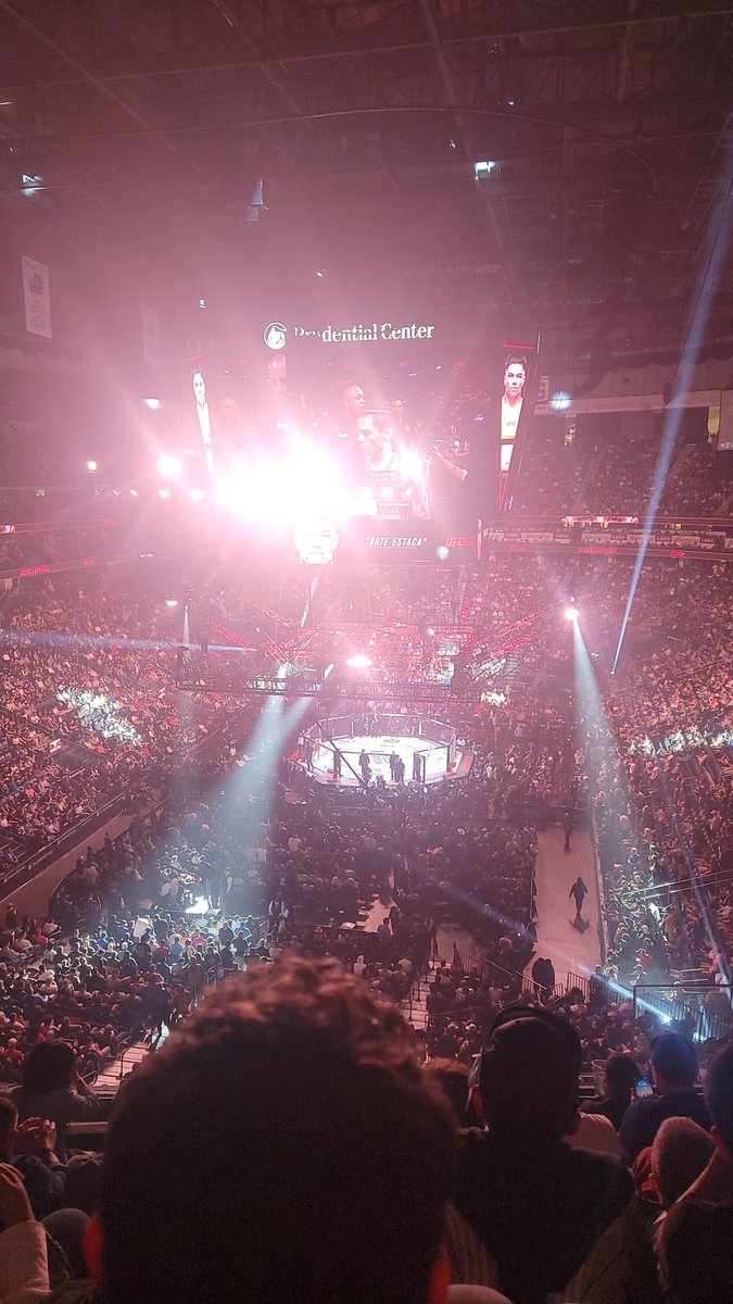 D4RN1T's tweet photo. UFC288 https://t.co/7pX4RBzAeA