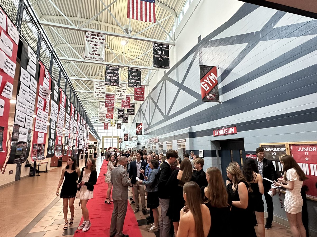 Kaufy24's tweet photo. Inaugural WESPY’s, presented by @LakotaWestSAAB 
Fantastic evening celebrating the Year in Sports at Lakota West. https://t.co/rNEzLXRjGO