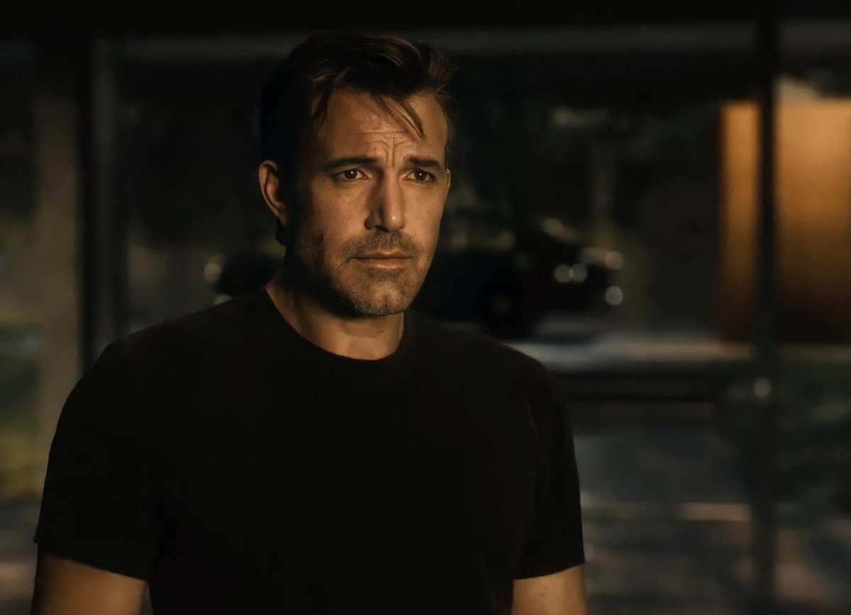 steusmotus's tweet photo. According to real DC fans, only one of these is too old to play Batman and it's not the 70 year old. https://t.co/VHNrhRt2gl