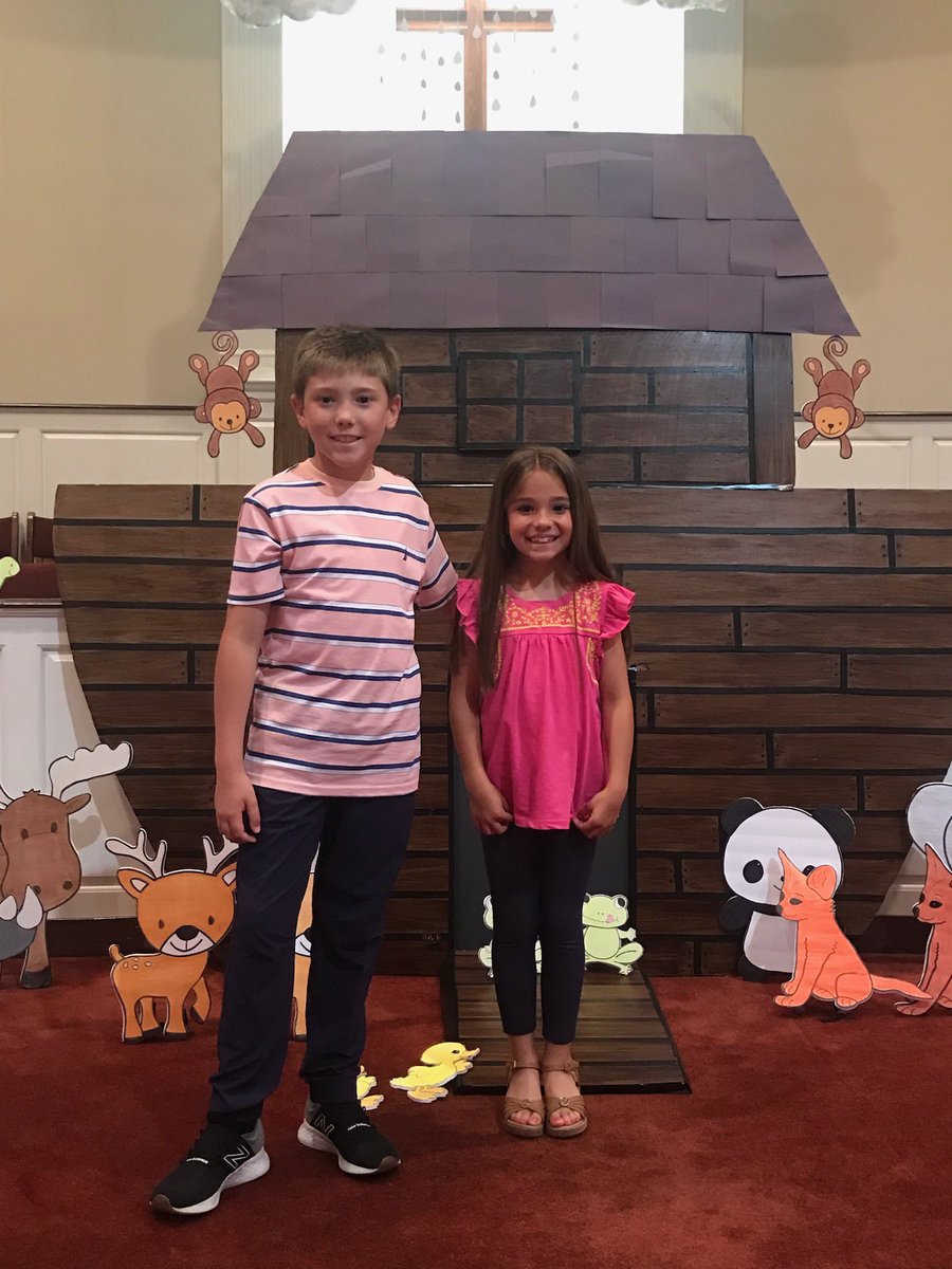 Rwagner10's tweet photo. Pretty Awesome Day !!!
1.  Sam and I went to 1st Baptist to see two of my Senior Baseball ⚾️ Players at their Graduation Recognition Day !
2.  Sam gets to play a Baseball game with his Buddies !!!
3.  Night cap, Children’s Choir Musical for Sam and Annalee at Oak Grove !!! https://t.co/MohFeq55zy