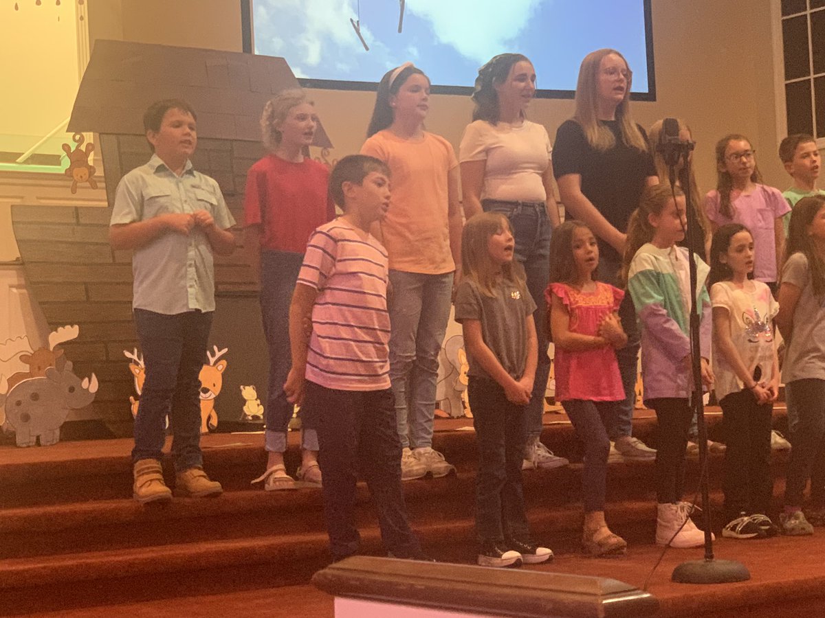 Rwagner10's tweet photo. Pretty Awesome Day !!!
1.  Sam and I went to 1st Baptist to see two of my Senior Baseball ⚾️ Players at their Graduation Recognition Day !
2.  Sam gets to play a Baseball game with his Buddies !!!
3.  Night cap, Children’s Choir Musical for Sam and Annalee at Oak Grove !!! https://t.co/MohFeq55zy