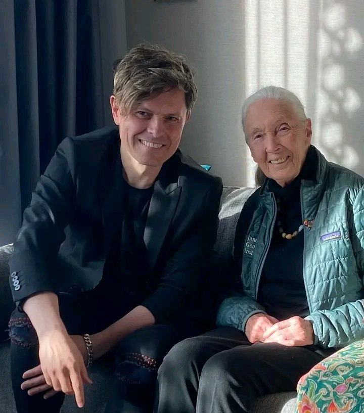 Michael_KellyP's tweet photo. Still drawing so much from one of the most inspiring encounters of my life -very grateful to have met Dr. Jane Goodall
Thank you for the existential importance of your work, for being a beacon of hope in this world, and for what you have given me for my personal course as a human https://t.co/QxVnISvqQ7