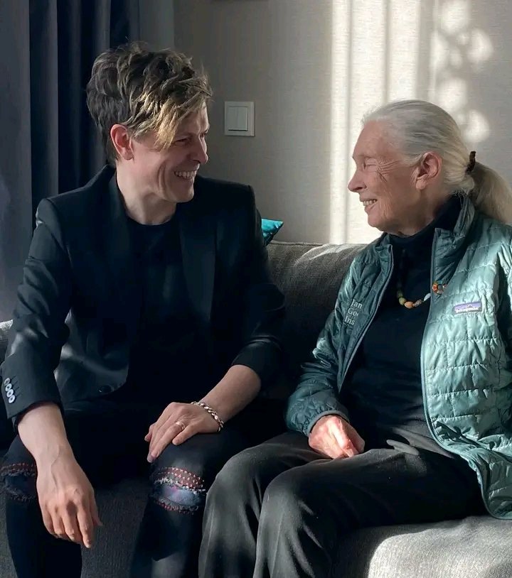 Michael_KellyP's tweet photo. Still drawing so much from one of the most inspiring encounters of my life -very grateful to have met Dr. Jane Goodall
Thank you for the existential importance of your work, for being a beacon of hope in this world, and for what you have given me for my personal course as a human https://t.co/QxVnISvqQ7
