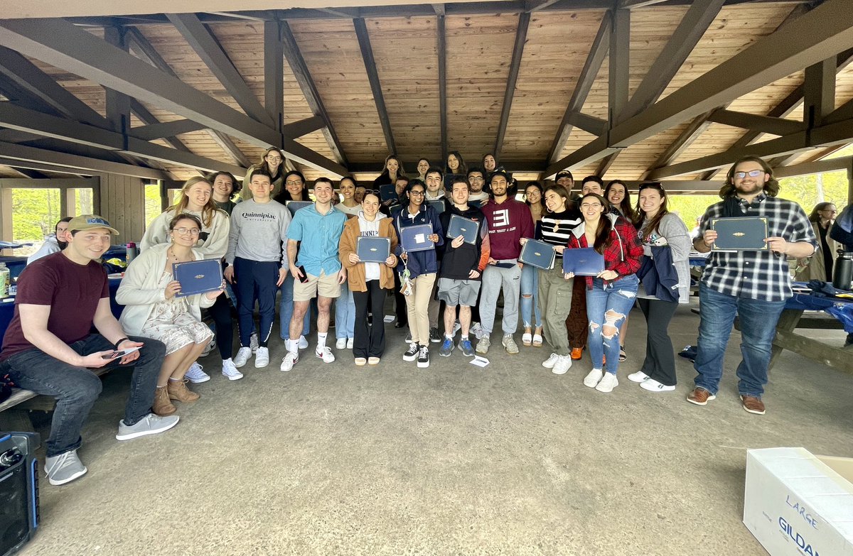 QUSchoolofComm's tweet photo. Our seniors and staff gathered together this past Friday for our School of Communications Senior Send-off BBQ and Awards. Congratulations to our awards recipients and all of our soon to be alumni!

#schoolofcommunications #seniors #bbq #awards #quschoolofcomm https://t.co/sRv5X6zoWL