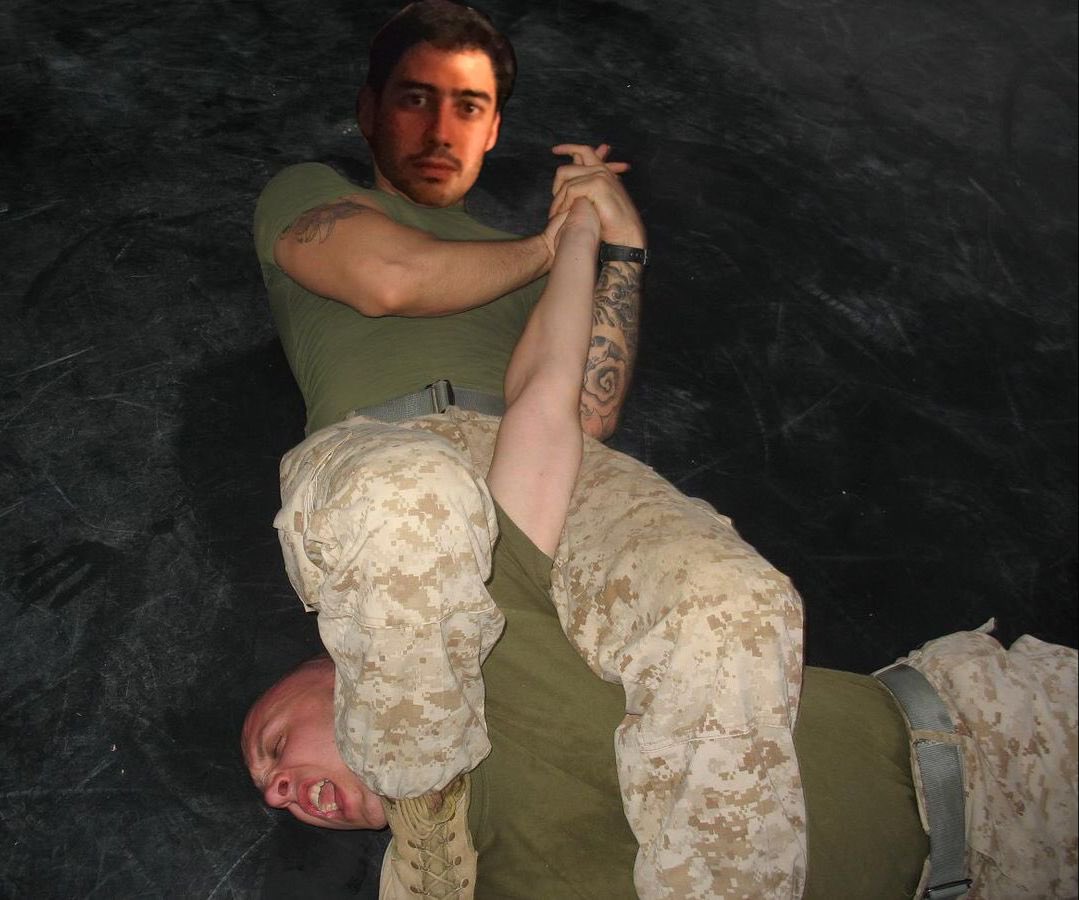 Momento falopa total cuando el Muños tenia MANIATADO al juez de linea explicándole una incidencia del partido