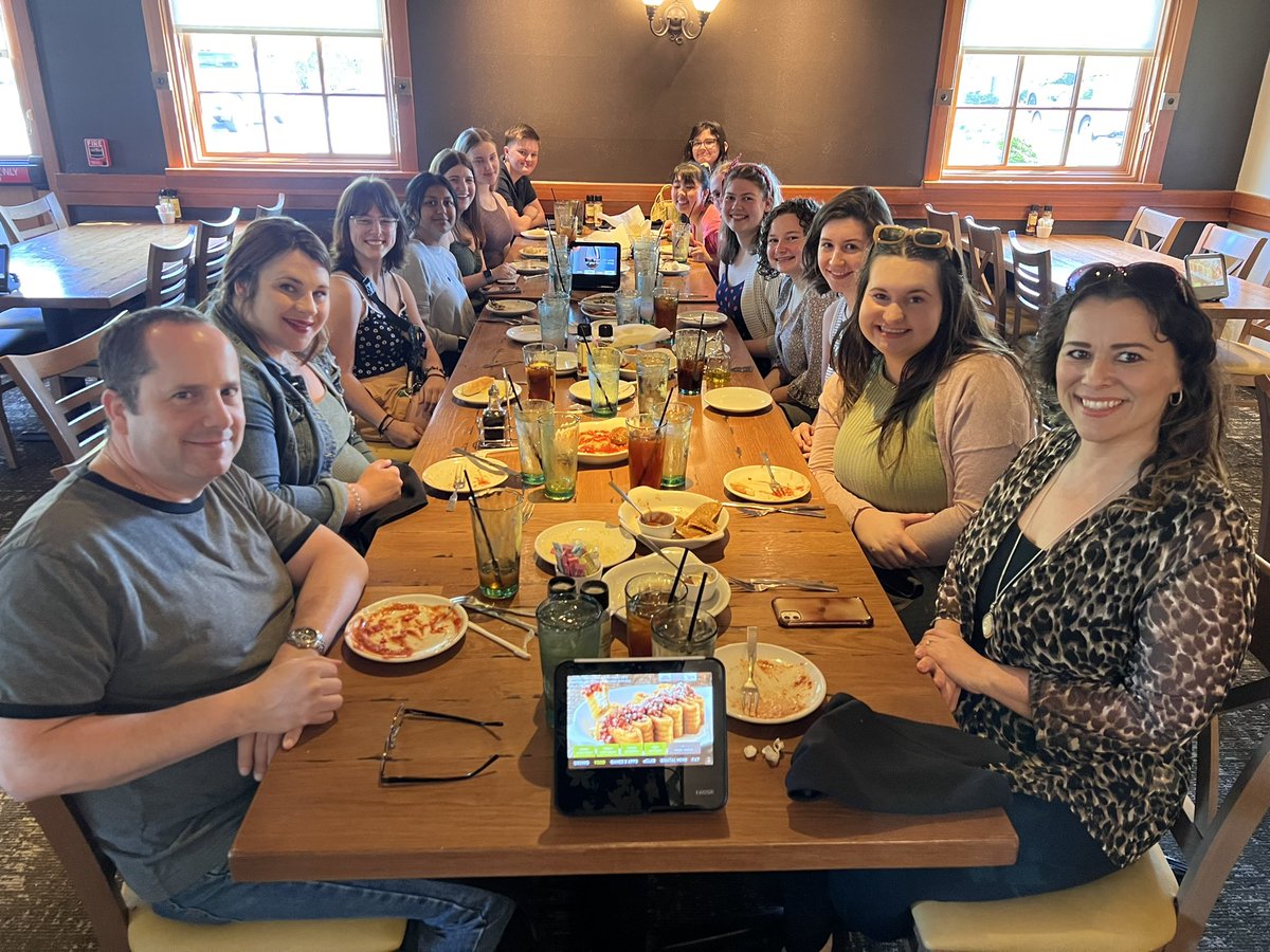 mary luckritz tweet media