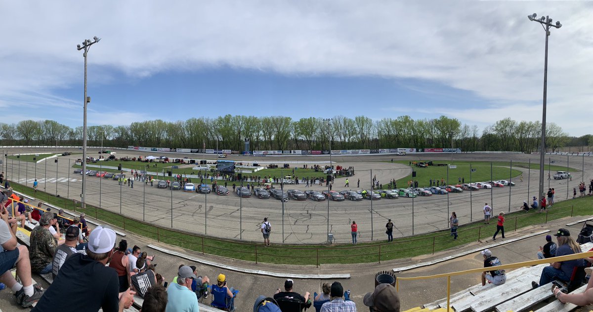 TLiebe24's tweet photo. Great time at the first @racewithstars race in Wisconsin! Best field of cars you could ask for and packed stands. Congrats to Big Dan Fredrickson on the win. #MidwestIsBest https://t.co/aZus1Ap2ql