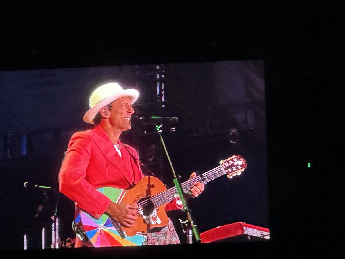 korourke's tweet image. Had a great time checking out @jimmybuffett and Jason Mraz last night at Snapdragon Stadium here in San Diego. Thanks @VetTix #SDSU.