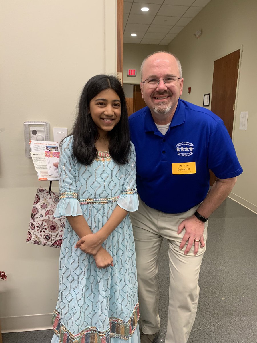 EDetweiler24's tweet photo. Proud to kickoff #TeacherAppreciationWeek2023 with some fellow Lake County Educators at the https://t.co/KjkCz3ERm7 #GuruVandana Teacher Appreciation Day in Buffalo Grove. Thanks to Vyomini for the invite https://t.co/r0QOyipHYN