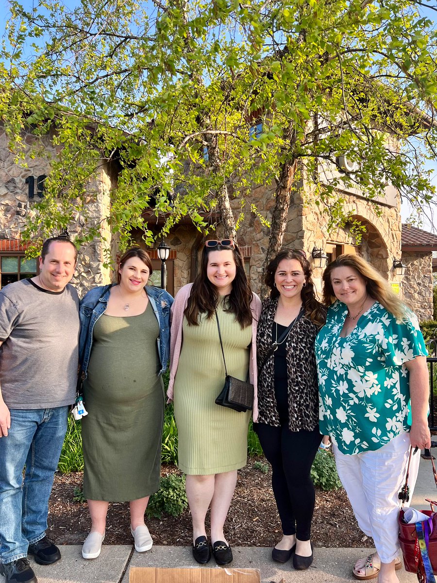 mary luckritz tweet media