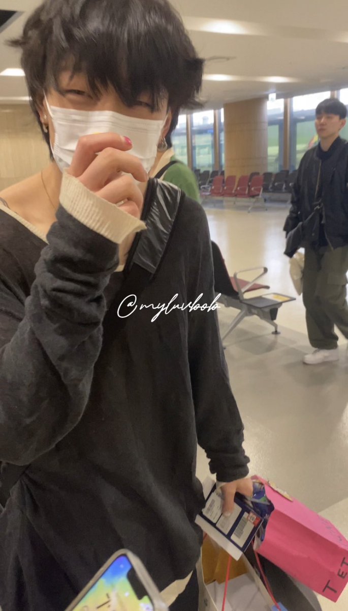 myluvbob's tweet photo. ♡230508♡
GMP→KIX
 #バビ  #바비 #bobby  #アイコン  #iKON  #아이콘 https://t.co/knLNKWG6Ad