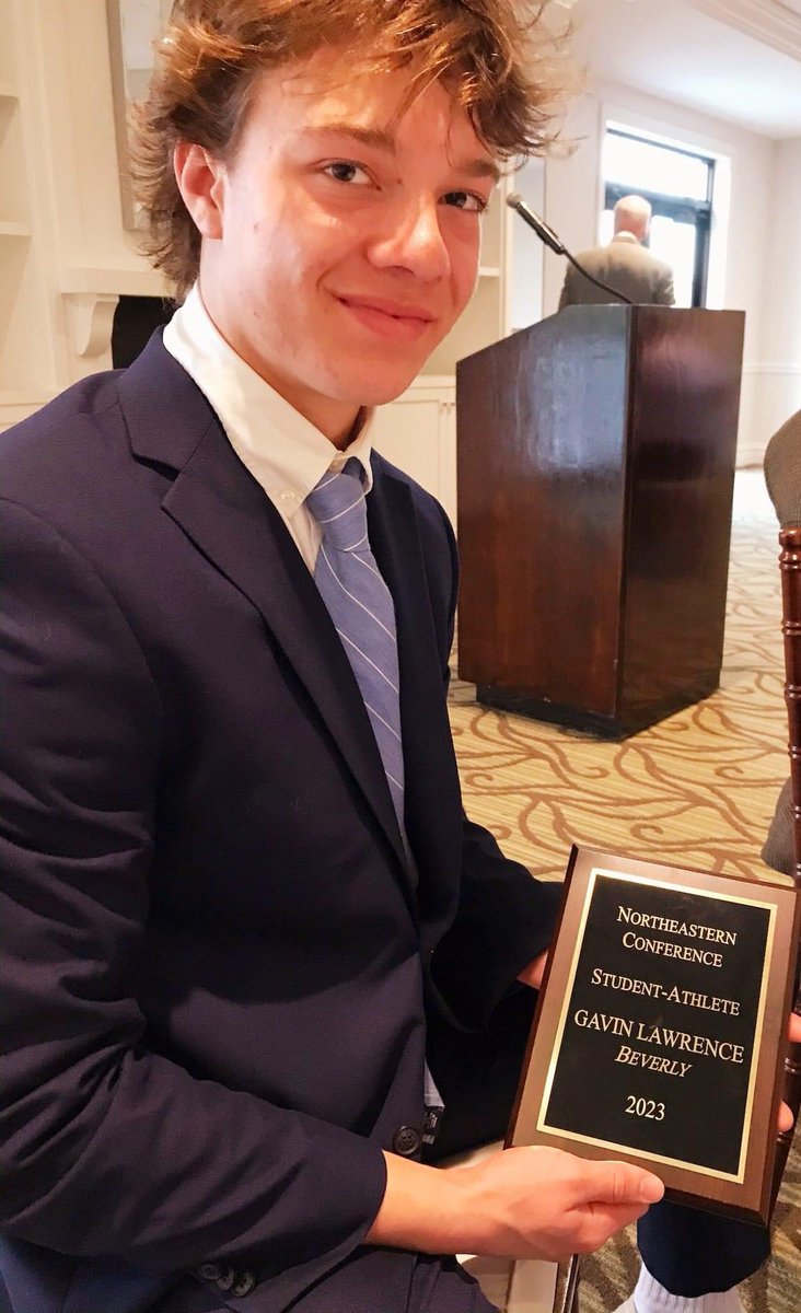 Congrats to senior captain Gavin Lawrence on his Student Athlete recognition at the NEC banquet! Excels in the class, on the turf, and on the ice!