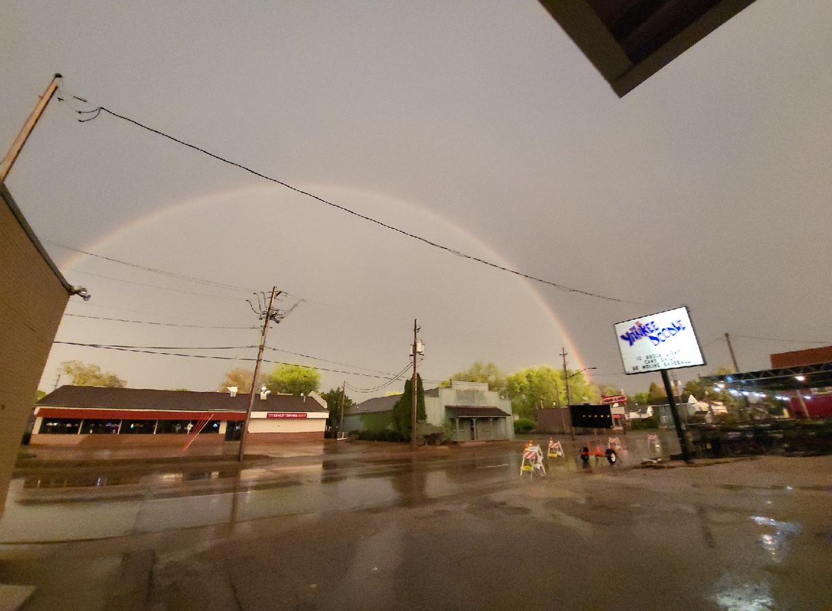 joelmc31's tweet photo. Double rainbow at work. Hard to see in this picture, but I liked the lighting change of this one better. https://t.co/G0e6SVJwMm