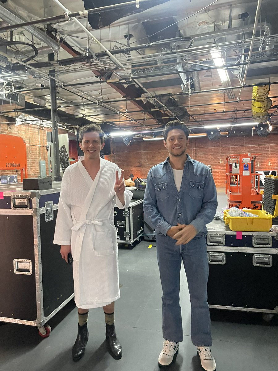 jessen_tasha's tweet photo. Some bts with the one and only  @NiallOfficial 
Niall is one of the kindest humans as you can tell by the first video. Thank you @DadOverbored for the most wholesome video. I will never forget it. 🤍
Don’t forget tomorrow @nbcthevoice 8/7c!
#niallhoran #thevoiceseason23 #thevoice https://t.co/jEQOpU6Xyy