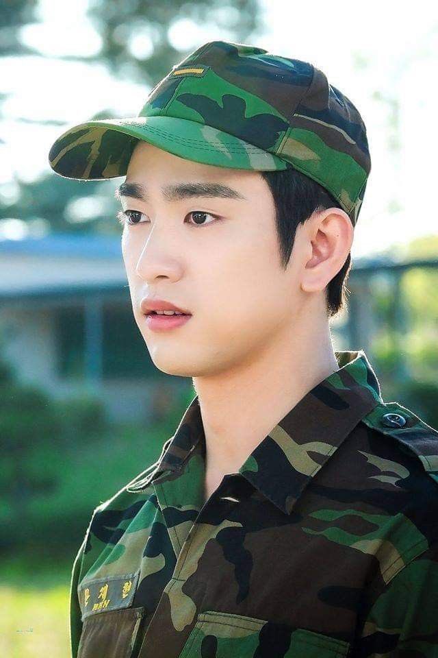 s_baiitong's tweet photo. 💌 @JINYOUNG 

ถึงเวลาที่จะต้องไปปฏิบัติหน้าที่พลเมืองของประเทศแล้ว ไ���่ต้องกังวลอะไรนะ ทำหน้าที่ทางนั้นให้เต็มที่ ทางนี้ก็จะตั้งใจรอคุณกลับมาเสมอ สัญญาว่าจะไม่หายไปไหน แล้วพบกันใหม่ด้วยรอยยิ้มและสุขภาพที่แข็งแรงนะคะ 

#WeWillWaitForJinyoung
#이미_우리의_시간은_진영이에게_흘러가 https://t.co/4OowHBncbp