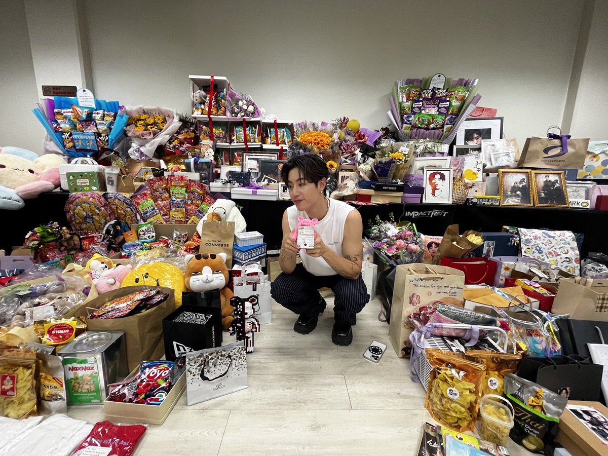 Mark Tuan Official tweet media