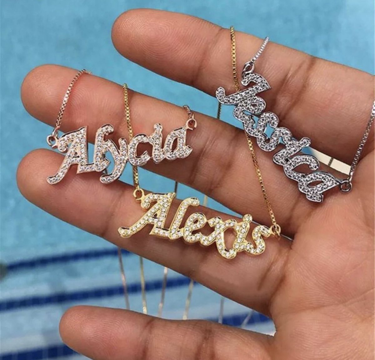 rahsh33m's tweet photo. Tarnish resistant jewelry guaranteed to make a statement 💛 https://t.co/VehxHYocXw https://t.co/KXFP8kaGI1