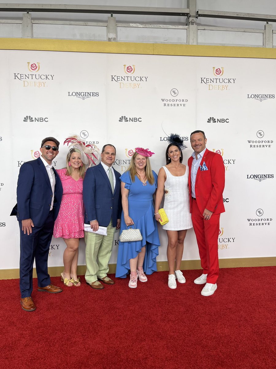 CoachCoriClose's tweet photo. Can’t thank @CoachJeffWalz and his lovely wife Lauren enough. Generous, kind, extending, fun…and so much more. What an amazing experience. Loved ALL the people I got to meet and spend time with. #talktomeDERBY #BUCKETLIST #ONCEINALIFETIME https://t.co/A0IZ8pwenW