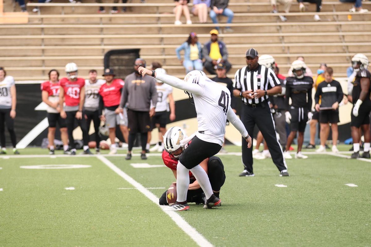 I recently walked away from the game I've played and loved my entire life after playing two years of Division 1 FBS college football.

Here are the top 10 things I learned along the way.

-Thread-