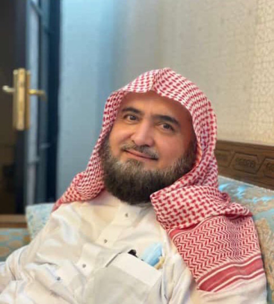 اللهم ارحم عبدك المُقرئ الأخ الحبيب الشيخ محمد خليل قارئ .. واجعل منزله في الفردوس الأعلى .. اللهم كما طيّبت وجهه في الدنيا ، فبيّض وجهه يوم يلقاك …
