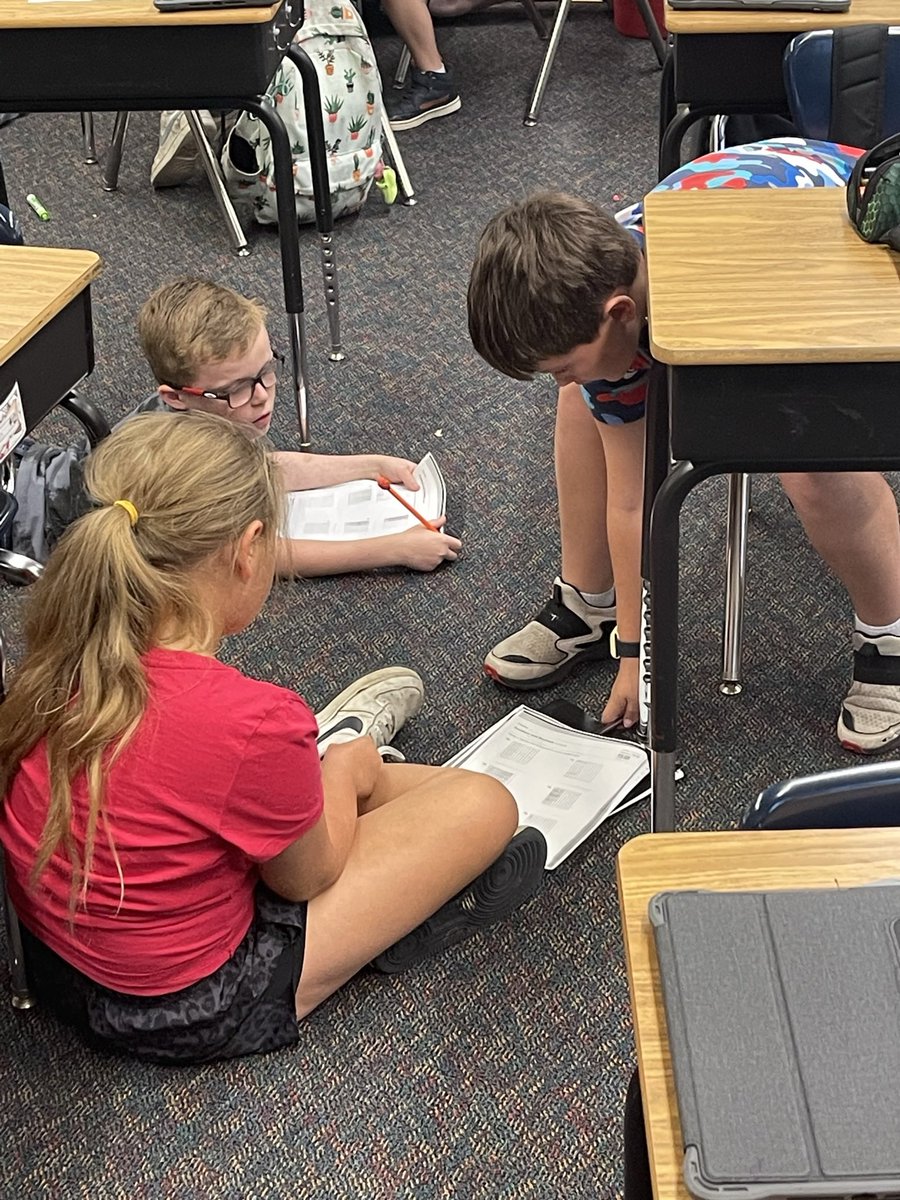cironek1219's tweet photo. Small groups for math today! @citrusschools #celebratelps https://t.co/OkeSOJ56Ct
