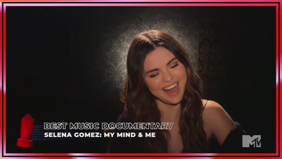 MTVNEWS's tweet image. .@selenagomez wins Best Music Documentary for 'My Mind & Me' at the #MTVAwards 😍