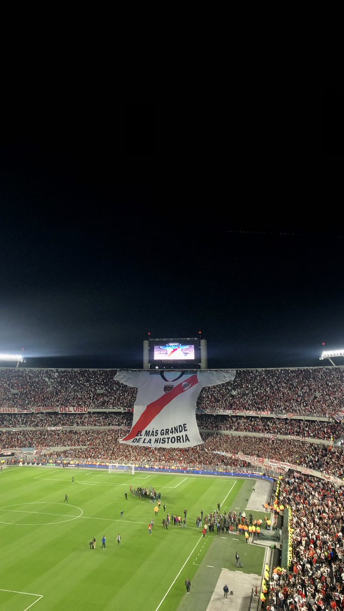 mira, sacale unafotooo 
🤍❤️🤍🐔