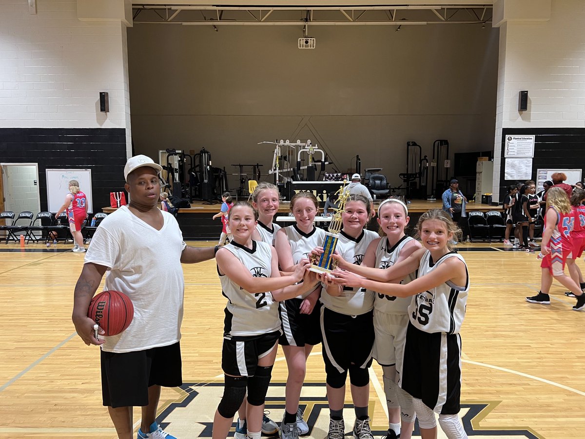 VeloBasketball's tweet photo. 🚨🚨 Hardware Alert! 🚨 🚨  Velo Tams showing out this weekend as they bring home Championships! https://t.co/InyMFr5IZi