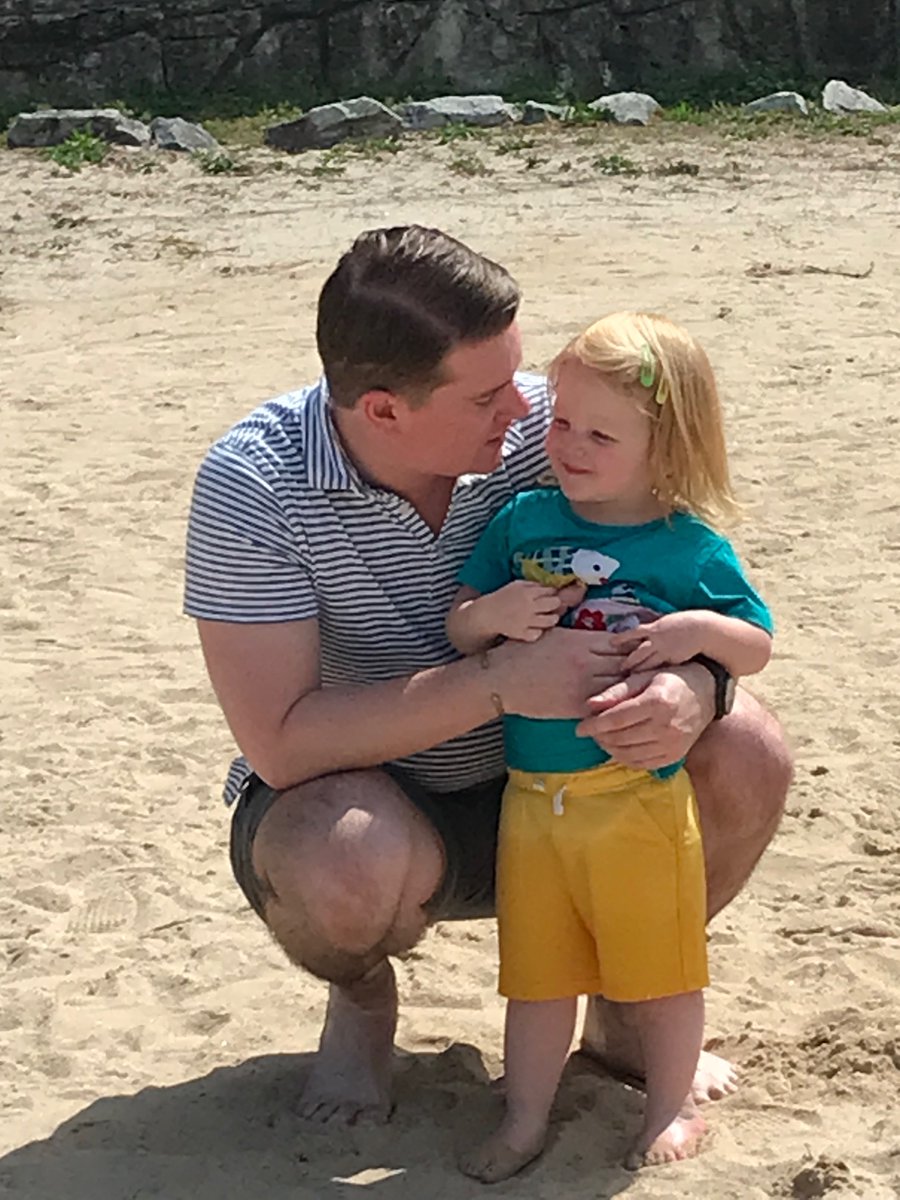camerkle's tweet photo. Grateful for a weekend of family. Parents visiting from PA and my sweet daughter with me for a couple days. She truly brightens my world ✨ https://t.co/IuJbXlDaOS